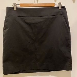 Ann Taylor 12P black skirt